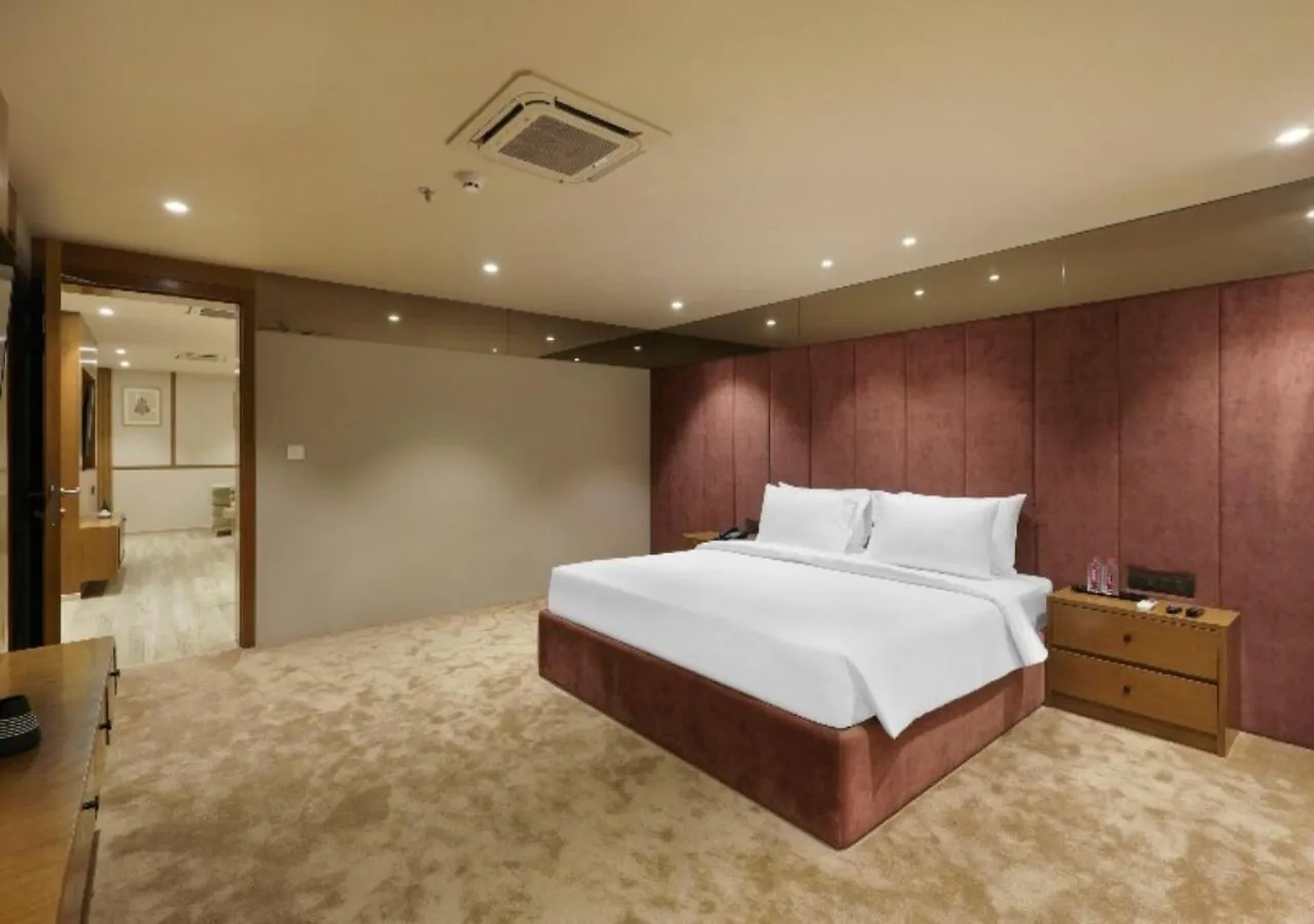 Hotel Calabash Luxury Villa Near New Delhi Airpot