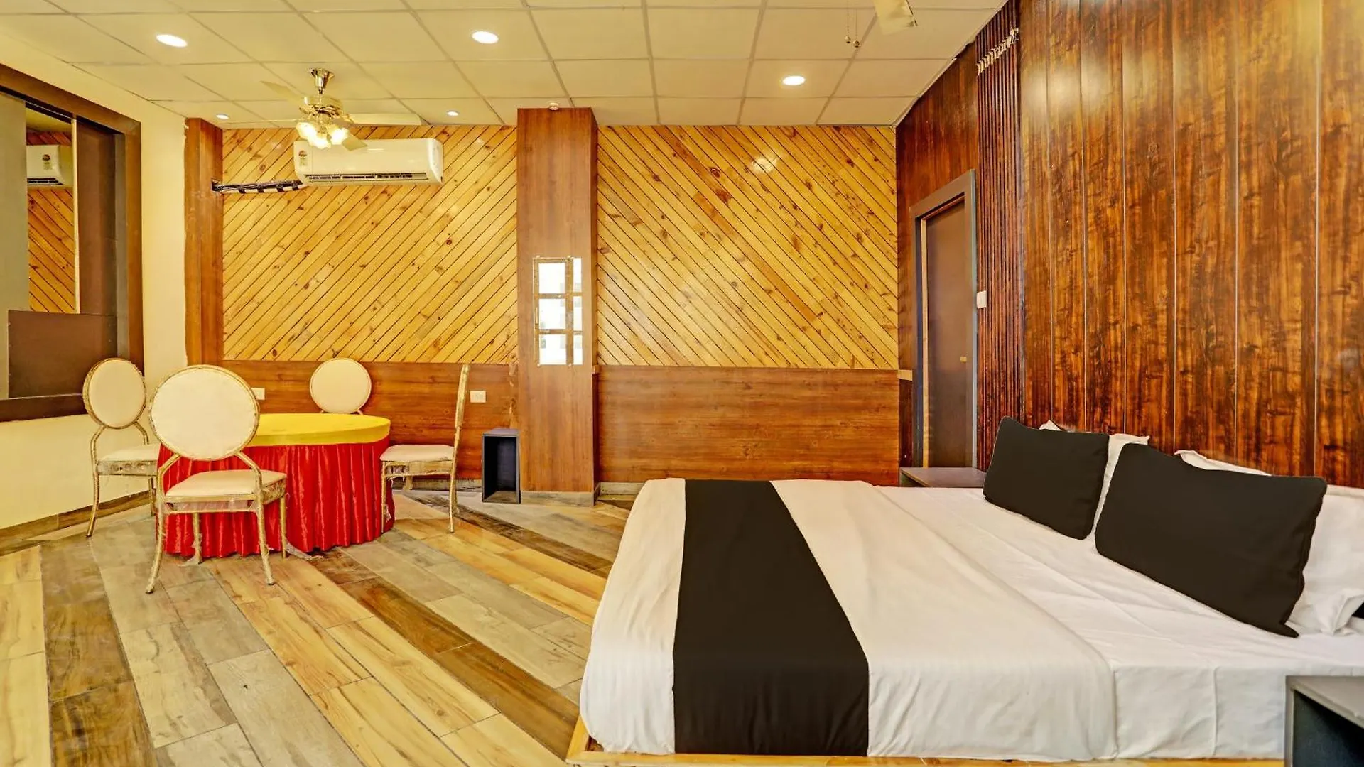 ****  Hotel Calabash Luxury Villa Near New Delhi Airpot India